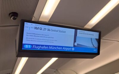 „Grüner Strom für Ismaning“ in der Flughafen S-Bahn Bildschirmanzeige